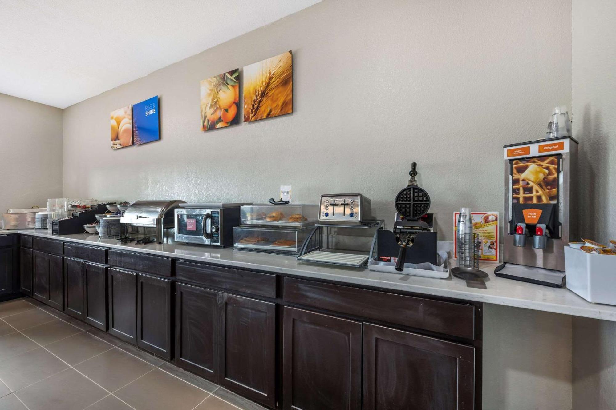 Comfort Suites Omaha East-Council Bluffs Zewnętrze zdjęcie