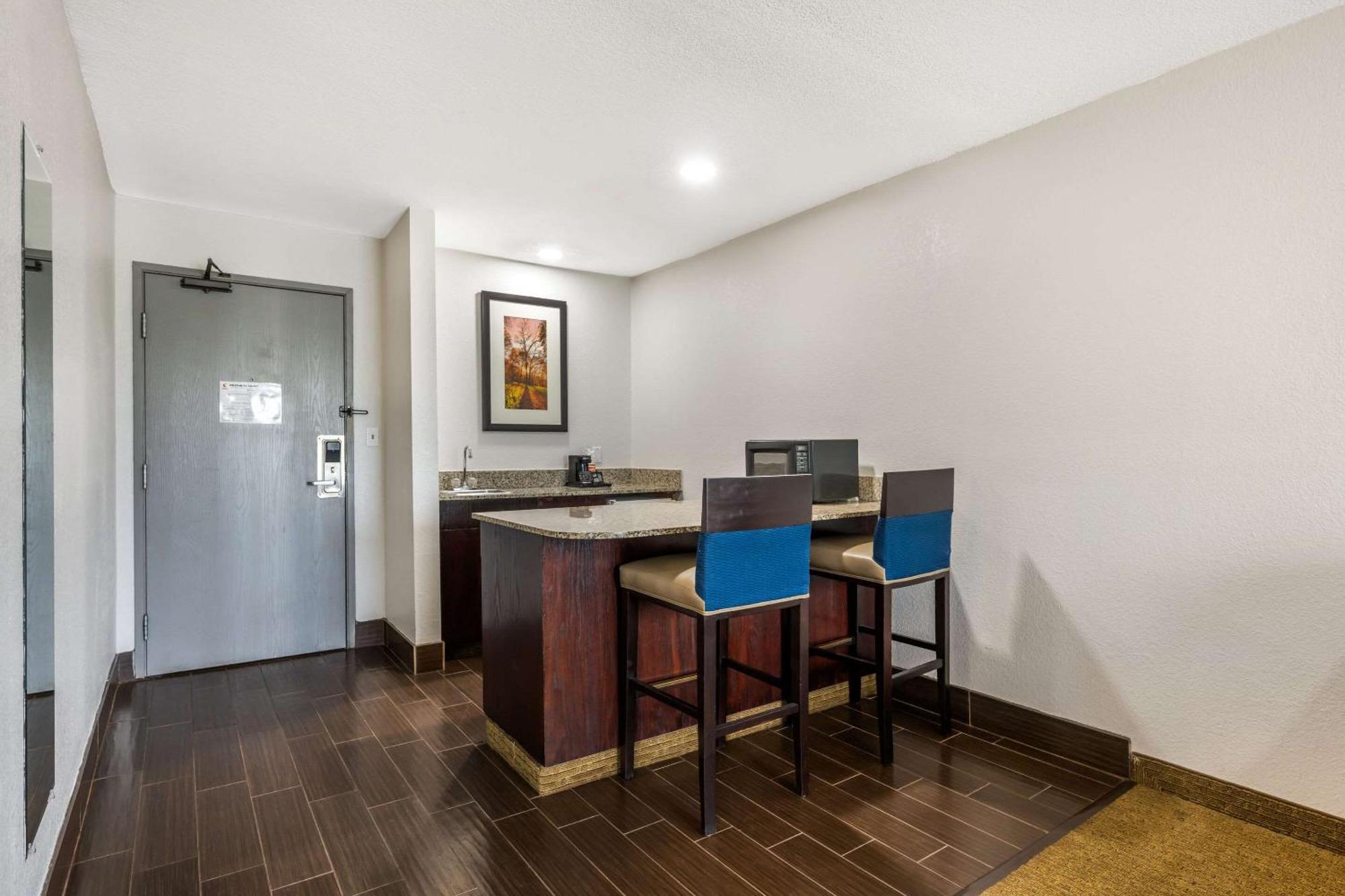 Comfort Suites Omaha East-Council Bluffs Zewnętrze zdjęcie