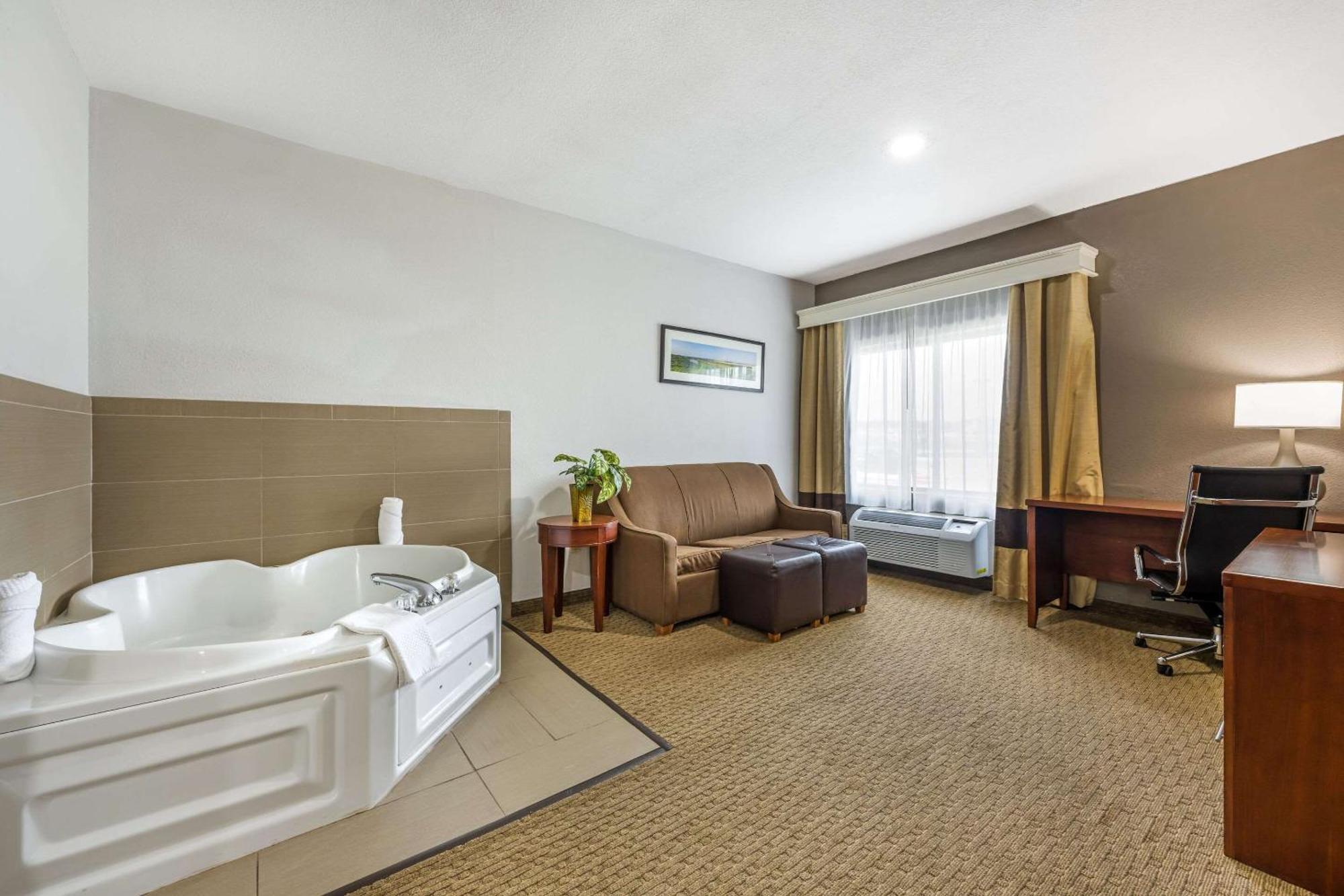 Comfort Suites Omaha East-Council Bluffs Zewnętrze zdjęcie